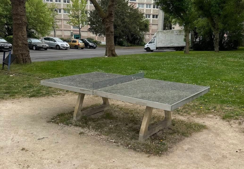 Table de tennis de table 1